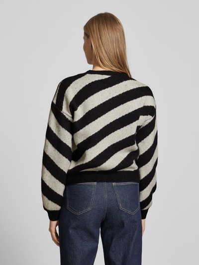 Vero Moda Strickpullover mit diagonalem Streifenmuster Modell 'LARA' Black 5