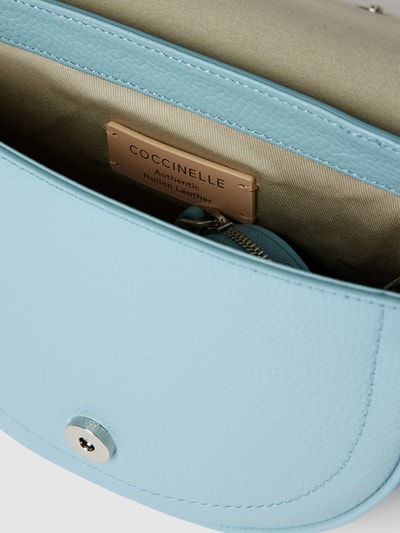 Coccinelle Saddle Bag mit Label-Detail Modell 'BLAIRE' Hellblau 4