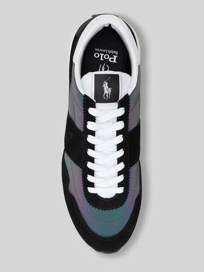 Produktfoto, Low Top Sneaker mit Veloursleder von Polo Ralph Lauren in Two Tone Optik mit abgerundeter Spitze, flacher Absatz, Schnürung, strukturiertem Mesh-Sohle und Label-Prägung auf echtem Leder, Draufsicht.