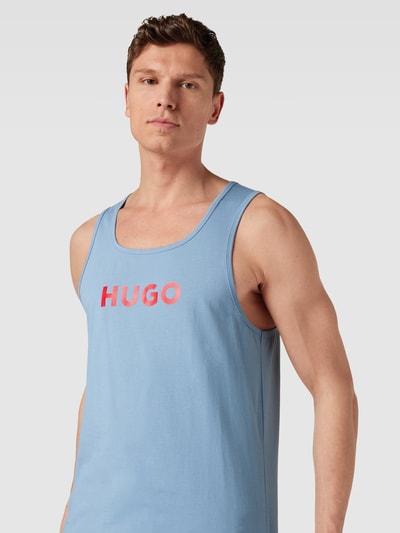 HUGO Top z nadrukiem z logo model ‘BAY BOY’ Szaroniebieski 3