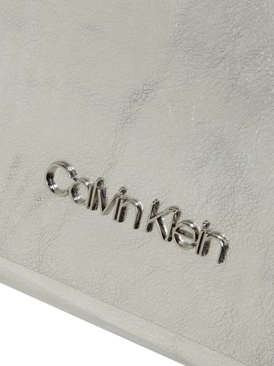 CK Calvin Klein Crossbodytas in metallic look Zilver - 5