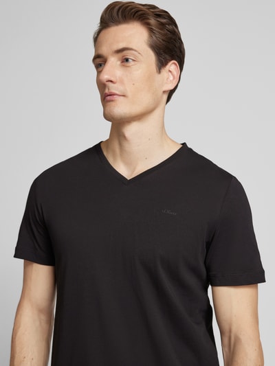 s.Oliver RED LABEL Regular Fit T-Shirt aus reiner Baumwolle mit V-Ausschnitt Black 3