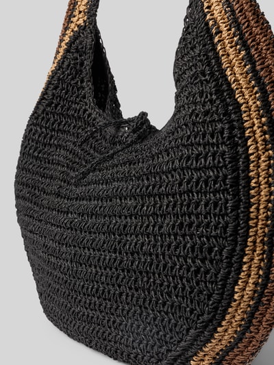 Produktfoto, Handtasche mit Label-Detail Modell 'Saunteer' von Barts, schwarze grobe Flechtstruktur, braune Streifen, Textur gut sichtbar, Damen Handtasche, Innenfach mit Reißverschluss, Schulterriemen, Maße 45x32x12 cm, Riemenlänge 36 cm