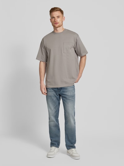 Scotch & Soda T-shirt z kieszenią na piersi model ‘CORE’ Średnioszary 1