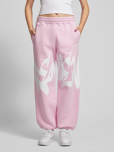 Review Sweatpants met labelprint Lichtroze - 4