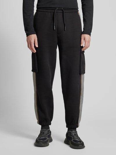 EA7 Emporio Armani Tapered fit sweatpants met cargozakken, model 'ATHLETIC MIX' Zwart - 4