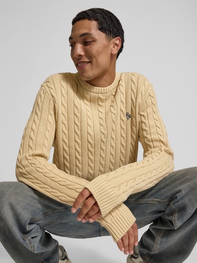 REVIEW Slim Fit Strickpullover mit Zopfmuster Beige 3