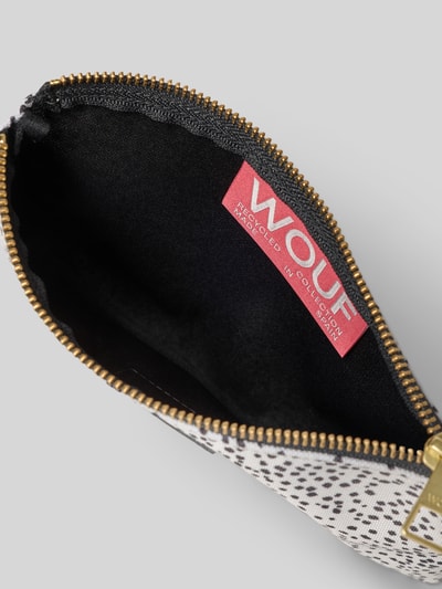 Produktfoto, Kosmetiktasche im Allover-Look Modell 'Panna' von WOUF, Hauptfach mit Reißverschluss, Label-Detail, cremige Farben und Punktmuster