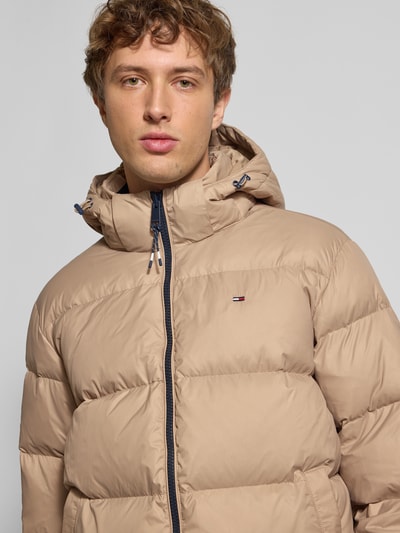 Tommy Jeans Kurtka puchowa o kroju regular fit z wyhaftowanym logo Beżowy 3