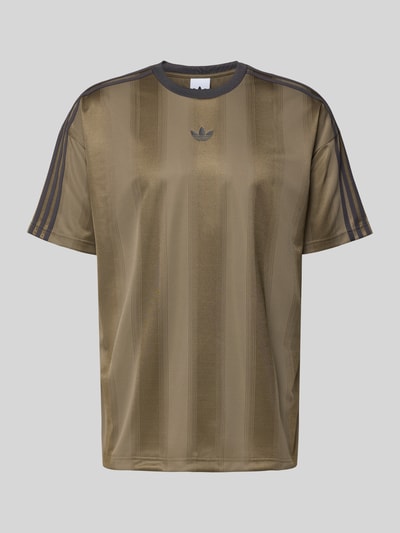 Produktfoto, Regular Fit T-Shirt mit Logo-Print Modell 'JACQUARD' von adidas Originals in Olivgrün, dezente Streifen, Rundhalsausschnitt, glatte Textur.