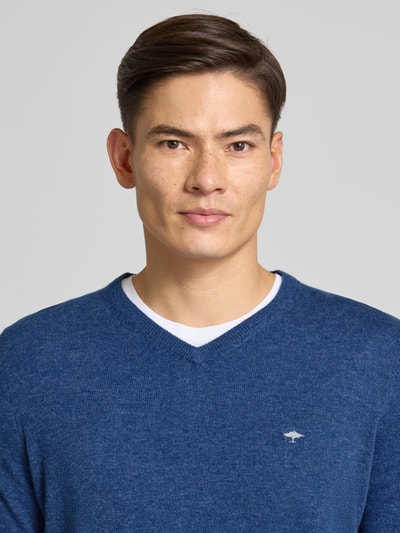 Fynch-Hatton Sweter o kroju regular fit z dodatkiem kaszmiru model ‘Merino’ Jeansowy niebieski 3