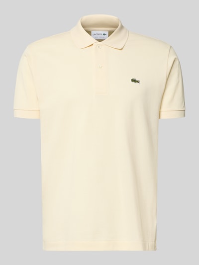 Produktfoto, Regular Fit Poloshirt aus reiner Baumwolle von Lacoste in Hellbeige mit klassischem Kragen und Logo, strukturierte Oberfläche
