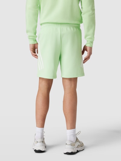 ADIDAS SPORTSWEAR Szorty z dzianiny dresowej z detalem z logo Jasnozielony 5