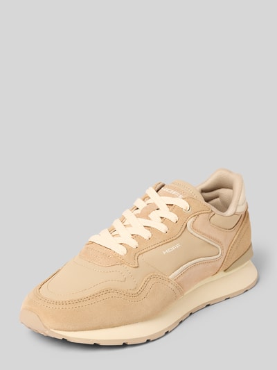Produktfoto, Sneaker aus Leder-Mix mit Logo-Detail Modell 'City' von HOFF in Beige, abgerundete Passform, strukturierte Oberfläche, 2 cm Absatz, 9 cm Schafthöhe, 8 cm Schaftweite