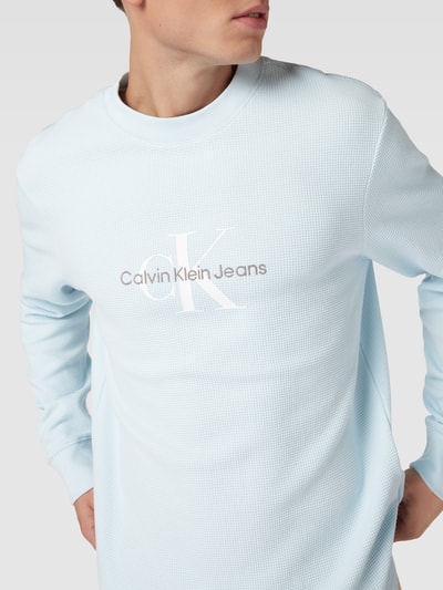 Calvin Klein Jeans Bluzka z długim rękawem i fakturą wafla model ‘ARCHIVAL’ Jasnoniebieski 3