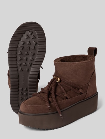 Produktfoto, Dames boots uit gecoat leer van INUIKII, afgerond model, vetersluiting met koordstopper, labeldetail, geprofileerde plateauzool, hakhoogte maat 40: 6 cm, schachthoogte maat 40: 12 cm, schachtbreedte maat 40: 12 cm, Model 'CLASSIC LOW PLATFORM'