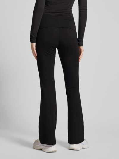 Gina Tricot Flared cut stoffen broek met elastische band Zwart - 5