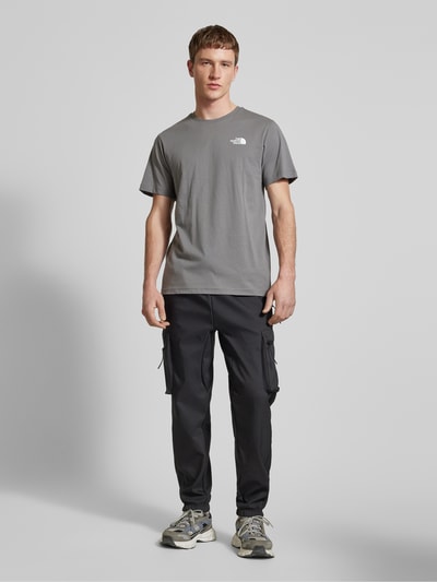 The North Face T-Shirt mit Label-Print Anthrazit 1