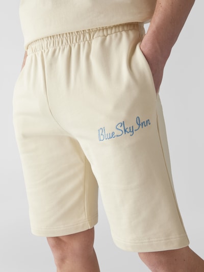 Blue Sky Inn Sweatshorts mit Label-Stitching Ecru 3