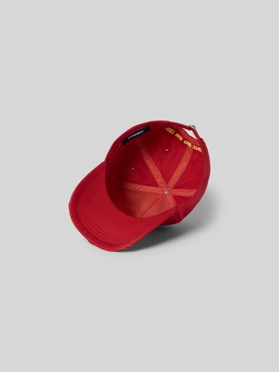 Produktfoto, Base Cap mit Logo-Patch von Dsquared2 in kräftigem Rot, reine Baumwolle, Curved Visor, Statement-Print, Strapback