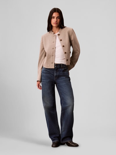 Calvin Klein Womenswear Regular Fit Kurzblazer mit Label-Patch  Hellbraun 1