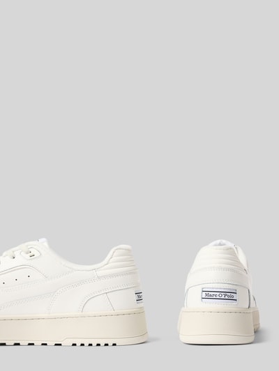 Productfoto, witte sneakers met textuur van echt leer, model 'CARLO 13A' van Marc O'Polo, heren sneakers