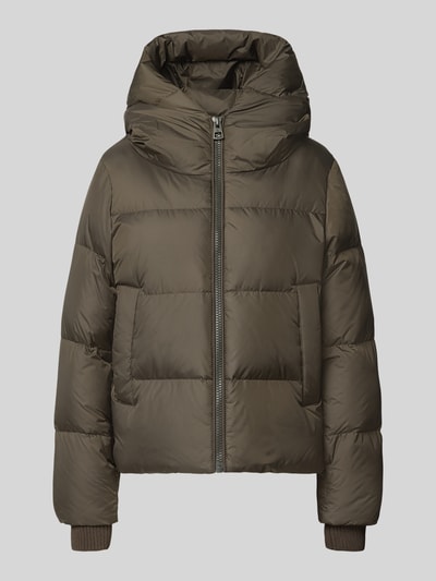 Produktfoto, olivgrüne Regular Fit Daunenjacke mit Label-Patch von Marc O'Polo, glatte Struktur, Damen Daunenjacke von Marc O'Polo