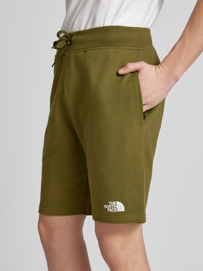 The North Face Regular Fit Sweatshorts mit Label-Print Modell 'STANDARD' Oliv 3