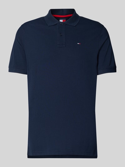 Produktfoto, Regular Fit Poloshirt aus reiner Baumwolle von Tommy Jeans, granatowy kolor, gładka struktura piké, krój regular fit, logo z przodu