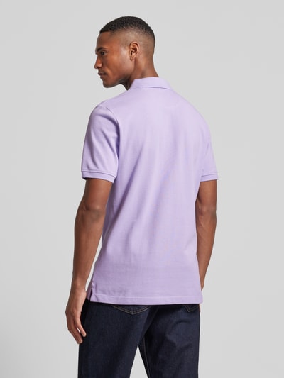 s.Oliver RED LABEL Regular Fit Poloshirt aus reiner Baumwolle mit Label Stitching Lavender 5