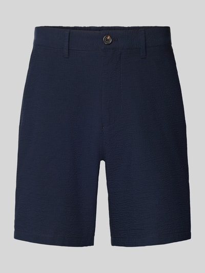Produktfoto, Regular Fit Bermudas aus Baumwoll-Mix Modell 'KARL' von SELECTED HOMME, granatowy, struktura seersucker, paski, przód, kontekst: bermudy męskie, wzór w paski, szlufki, zapięcie na guzik i ukryty zamek, elastyczny pas, kieszenie boczne i tylne