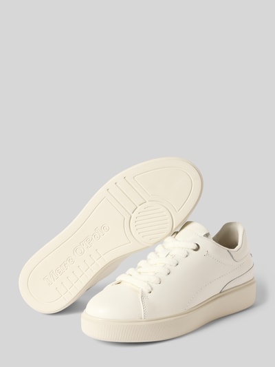 Produktfoto, crèmekleurige sneakers van rundleer met beige zool, gladde textuur, Sneaker aus echtem Rindsleder Modell 'Cora 13' van Marc O'Polo, Dames Sneaker