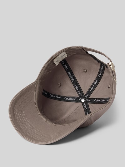 Produktfoto, Größenverstellbare Cap mit Label-Stitching von CK Calvin Klein aus reiner Baumwolle, verstärkter Schirm, beige, strukturierte Oberfläche