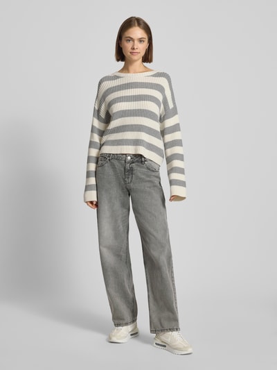 Review Strickpullover mit Rundhalsausschnitt Hellgrau Melange 1