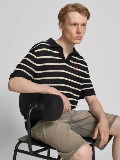 REVIEW Strickshirt mit Polokragen und Label-Stitching Black 3