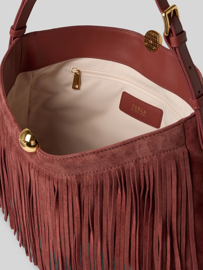 Produktfoto, Shoulder Bag aus echtem Leder Modell 'SFERA' von FURLA in Braun mit Fransen, Hauptfach mit Magnetverschluss, cremefarbenes Innenfach mit Reißverschluss, strukturierte Oberfläche