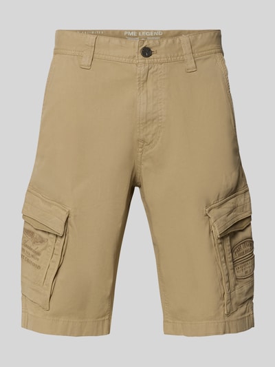 Produktfoto, Bermudas mit Pattentaschen und Label-Stitchings von PME Legend in Beige mit Knopf-Reißverschluss, Straight Fit, seitliche Eingrifftaschen, Klettverschluss an den Pattentaschen, Motiv- und Label-Stitchings, Gesäßtaschen, Label-Details, Bundweite 41 cm, Innenbeinlänge 26 cm bei Größe 32