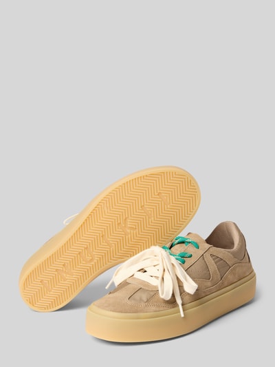Produktfoto, Sneaker aus Leder Modell 'LYNN' von INUIKII, dames sneakers van echt leer met afgeronde punt, vetersluiting, rubberzool, hakhoogte maat 40: 3 cm, schachthoogte maat 40: 7 cm, schachtbreedte maat 40: 7 cm, beige tinten en lichte textuur