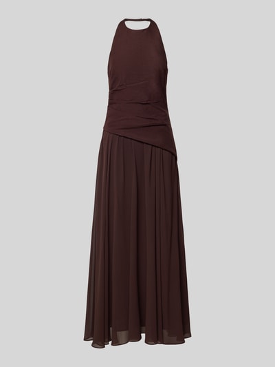 Produktfoto, braunes Maxikleid mit Rundhalsausschnitt Modell 'Elise' von Forever New aus Chiffon, taillierter Schnitt, fließende Textur