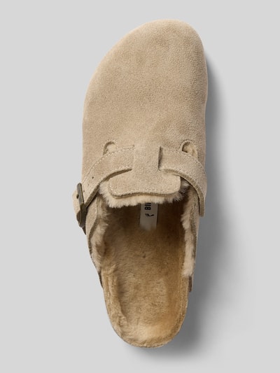 Productfoto, Hausschuhe aus echtem Leder Modell 'Boston' van Birkenstock voor dames, afgeronde pasvorm, logodetail, hakhoogte 3 cm, maat 40, beige, zachte suède textuur, context: dames huisschoen, echt leer