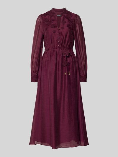 Produktfoto, wie Abendkleid aus Lyocell-Mix mit Bindegürtel Modell 'YASMIN' von Forever New, bordowy kolor, florystyczne aplikacje, A-linia, długość midi, tkanina z lnem, dekolt V, guziki, długość tyłu 128 cm, szerokość biustu 42 cm, długość rękawa 65 cm.