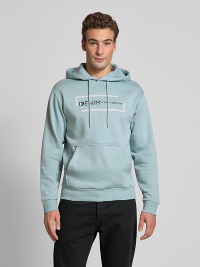 Tom Tailor Denim Regular Fit Hoodie aus Baumwoll-Mix mit Label-Print Hellgrau Melange 4