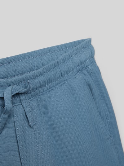 Produktfoto, Shorts mit Strukturmuster und elastischem Bund Modell 'JAIDEN' von Jack & Jones, reine Baumwolle, Regular-Fit, Eingrifftaschen, blau, strukturierte Oberfläche, Kontext: Kinder Shorts, Bundweite 32 cm, Innenbeinlänge 17 cm, Größe 140.