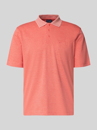 Produktfoto, Regular Fit Poloshirt mit Brusttasche von Christian Berg Men in Koralle, Material-Mix mit Baumwoll-Anteil, Polokragen, Knopfleiste