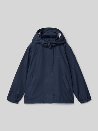 Produktfoto, Jacke mit Kapuze und Label-Detail von Killtec in donkerblauw, regular fit, capuchon, steekzakken, labeldetail, ruglengte maat 140: 56 cm, schouderbreedte maat 140: 40 cm, mouwlengte maat 140: 45 cm.