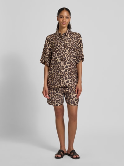 Copenhagen Muse Regular Fit Bluse mit Brusttaschen Modell 'GABBY' Mittelbraun 1