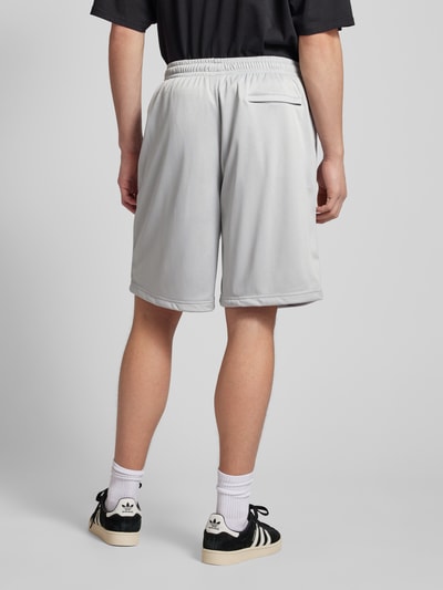 URBAN CLASSICS Sweatshorts met labelstitching Lichtgrijs - 5