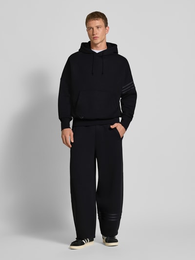 adidas Originals Hoodie mit überschnittenen Schultern und Känguru-Tasche Black 1