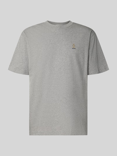 Produktfoto, graues Relaxe Fit Oversized Shirt aus reiner Baumwolle Modell 'ICONIC Å MAARKOS' von ARMEDANGELS, Herren Oversized Shirt, glatte Textur, kurze Ärmel, dezentes Logo vorn