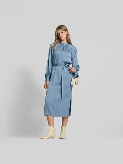 Filippa K Midikleid mit Raffungen Hellblau 1